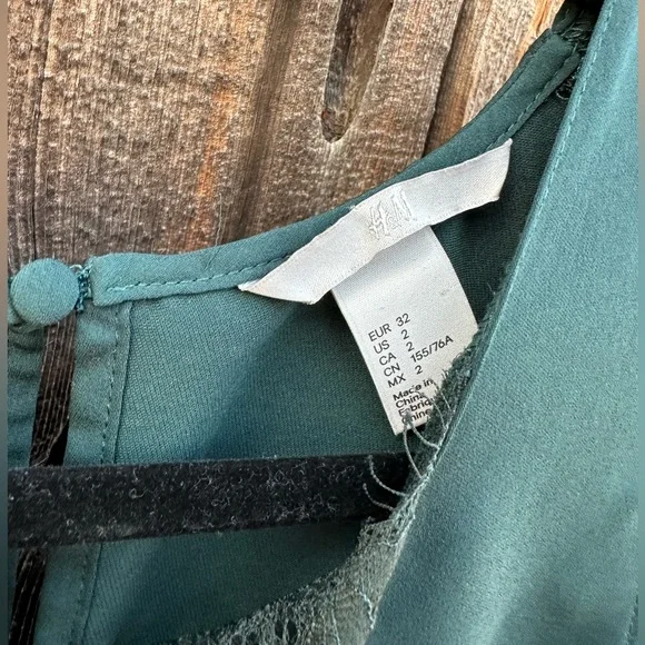 H&M Green/Teal Lace V-Neck Short Sleeve Casual Business Shirt Tank Top - Picture 4 of 14